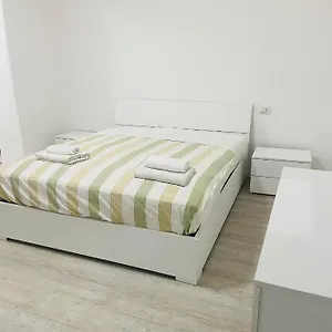 Living Center , Aeroporto di Catania Fontana Rossa Italia